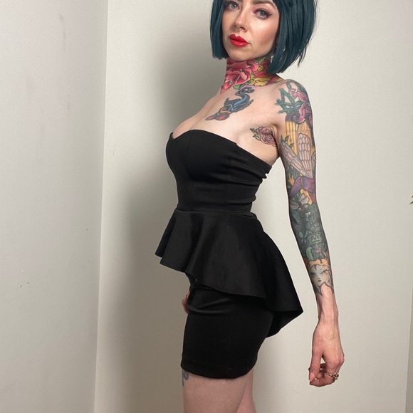 Peplum style mini dress - Picture 4 of 5